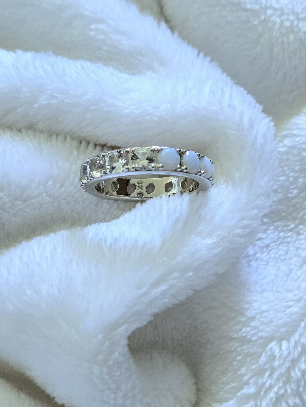 Kendra Scott (Retired) Rhodium🤍 "Chandler" Band Ring💍 in White Opalite Mix - Picture 4 of 16